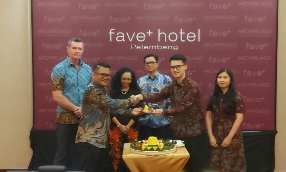 Fave Hotel Palembang Resmi Rebranding Jadi Fave+ Hotel Palembang, Hadirkan Marble Lounge Berkonsep Lifestyle Fave Hotel Palembang resmi bertransformasi menjadi Fave+ Hotel Palembang melalui Rebranding Ceremony, Sabtu (6/12/2025), yang dihadiri CEO Archipelago International John Flood serta jajaran manajemen.