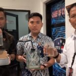 Fave Hotel Palembang Resmi Rebranding Jadi Fave+ Hotel Palembang, Hadirkan Marble Lounge Berkonsep Lifestyle Petugas Subdit Siber Ditreskrimsus Polda Sumsel mengamankan barang bukti berupa akuarium, wadah ikan cupang, serta akun TikTok milik pasutri asal Prabumulih yang diduga menggelar judi adu ikan cupang melalui siaran langsung di media sosial.