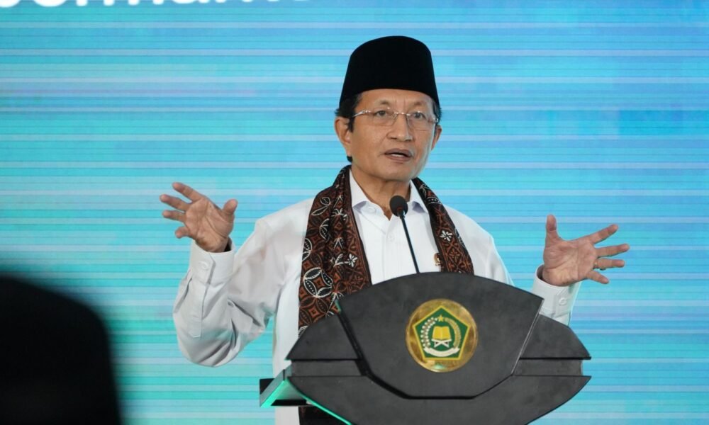 Menag Nasaruddin Umar: Kemenag Harus Jadi Jembatan Negara dan Umat Menteri Agama Nasaruddin Umar saat menyampaikan keynote speech pada Lokakarya Kementerian Agama bertema “Mempersiapkan Umat Masa Depan” dalam rangka Rakernas Kemenag 2025 di Serpong, Tangerang, Senin (15/12/2025).