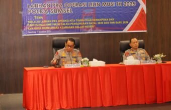 Polda Sumsel Gelar Latpra Ops Lilin Musi 2025, Matangkan Pengamanan Natal dan Tahun Baru Kapolda Sumsel Irjen Pol Andi Rian R Djajadi membuka secara resmi Latihan Pra Operasi (Latpra Ops) Lilin Musi 2025 di Lounge Ampera Gedung Presisi Polda Sumsel, Palembang, Selasa (17/12/2025).