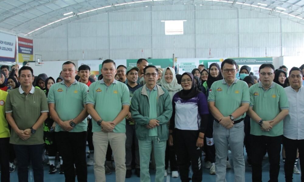 Ratu Dewa membuka secara resmi Turnamen Bola Voli Walikota Cup Palembang 2025, Sabtu (27/12/2025).