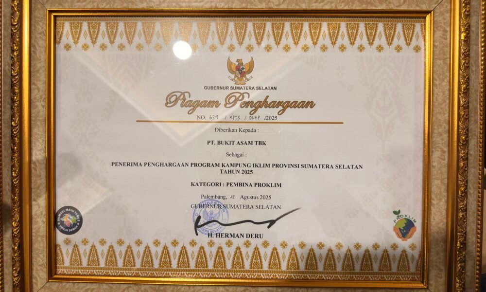 Dukung Aksi Iklim Berkelanjutan, PTBA Raih Penghargaan Pembina Desa Proklim 2025 Dukung Aksi Iklim Berkelanjutan, PTBA Raih Penghargaan Pembina Desa Proklim 2025