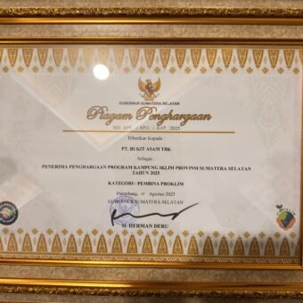 Dukung Aksi Iklim Berkelanjutan, PTBA Raih Penghargaan Pembina Desa Proklim 2025 Dukung Aksi Iklim Berkelanjutan, PTBA Raih Penghargaan Pembina Desa Proklim 2025