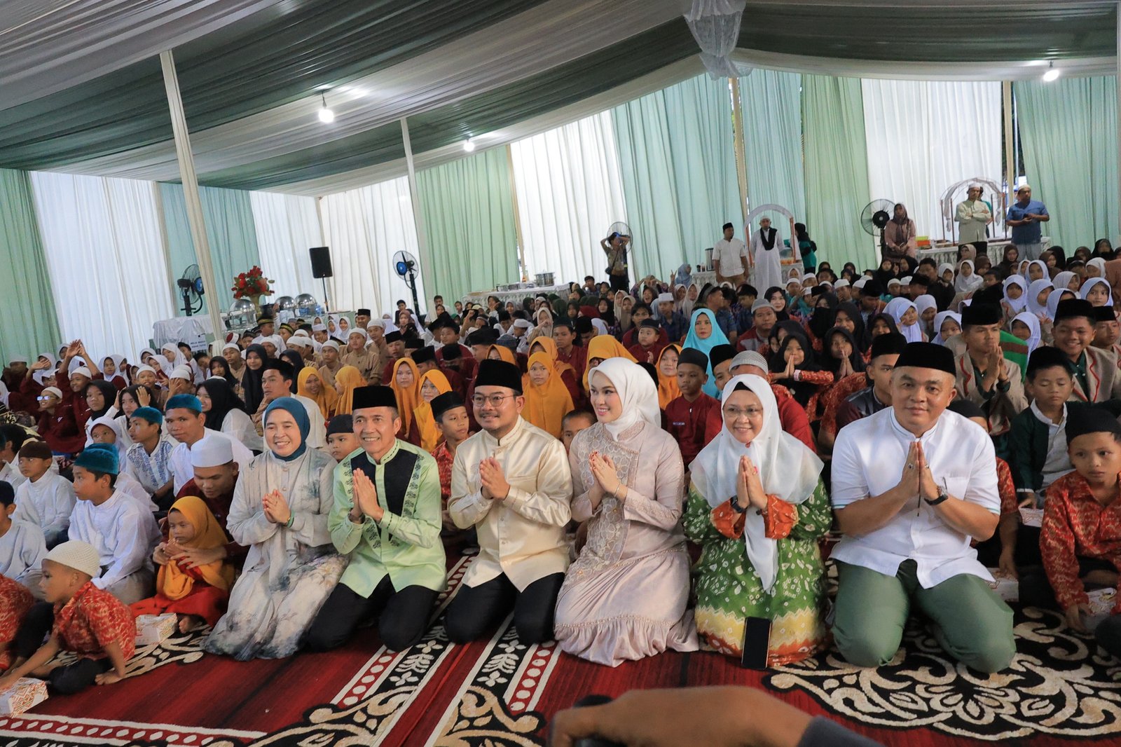 Setahun Kepemimpinan, Ratu Dewa-Prima Salam Gelar Tasyakuran Bersama Anak Yatim Peringati Setahun Kepemimpinan, Ratu Dewa-Prima Salam Gelar Tasyakuran dan Buka Puasa Bersama Anak Yatim