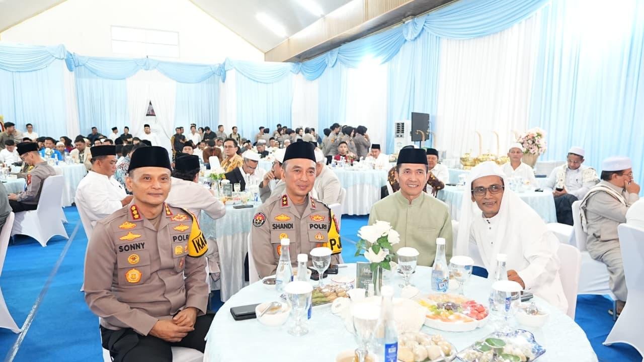 Kapolda Sumsel Pastikan Palembang Kondusif Selama Ramadan 1447 H, Tindak Tegas Balap Liar dan Tawuran Kapolda Sumsel Pastikan Palembang Kondusif Selama Ramadan 1447 H, Tindak Tegas Balap Liar dan Tawuran