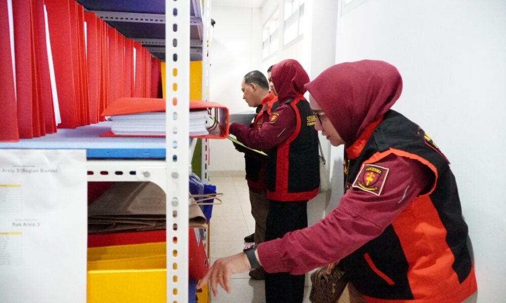 Dugaan Skandal Semen Sumsel, Rumah Dirut PT KMM dan Kantor Jamkrindo Digeledah Dugaan Skandal Semen Sumsel, Rumah Dirut PT KMM dan Kantor Jamkrindo Digeledah