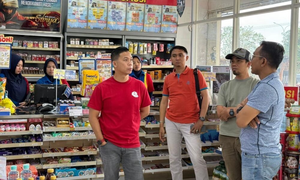 Polisi Buru 2 Perampok Bersenpi yang Todong Karyawan dan Gasak Rp16 Juta dari Indomaret Palembang Polisi Buru 2 Perampok Bersenpi yang Todong Karyawan dan Gasak Rp16 Juta dari Indomaret Palembang