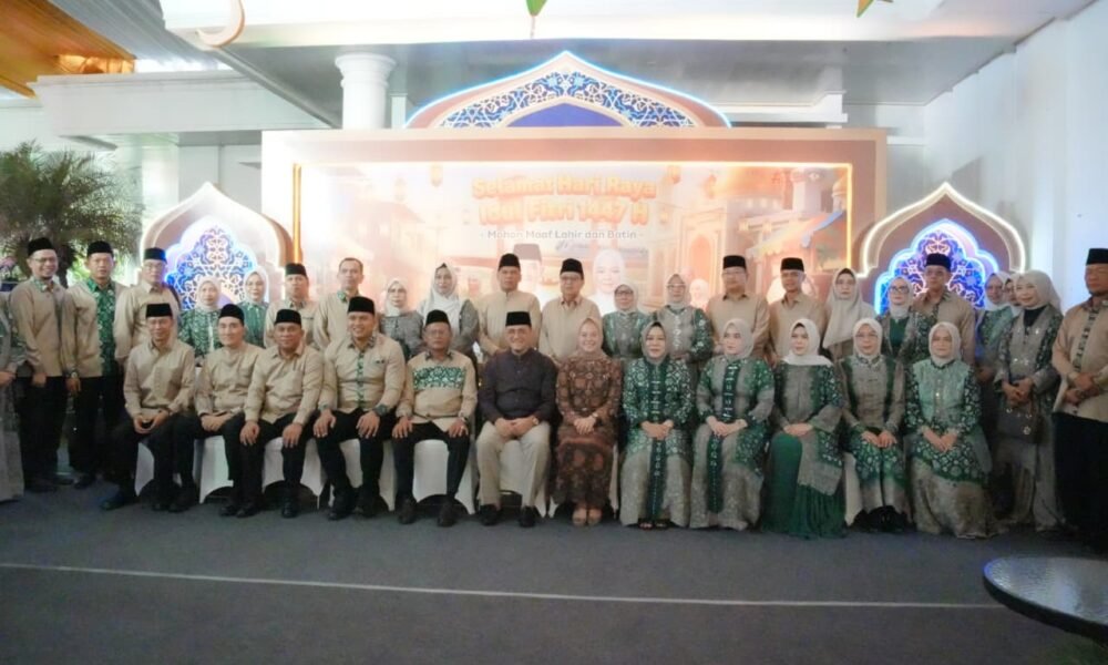 Pererat Sinergi, Sekda Edward Candra Gelar Halalbihalal Khusus Bersama Kepala Daerah se-Sumsel Pererat Sinergi, Sekda Edward Candra Gelar Halalbihalal Khusus Bersama Kepala Daerah se-Sumsel