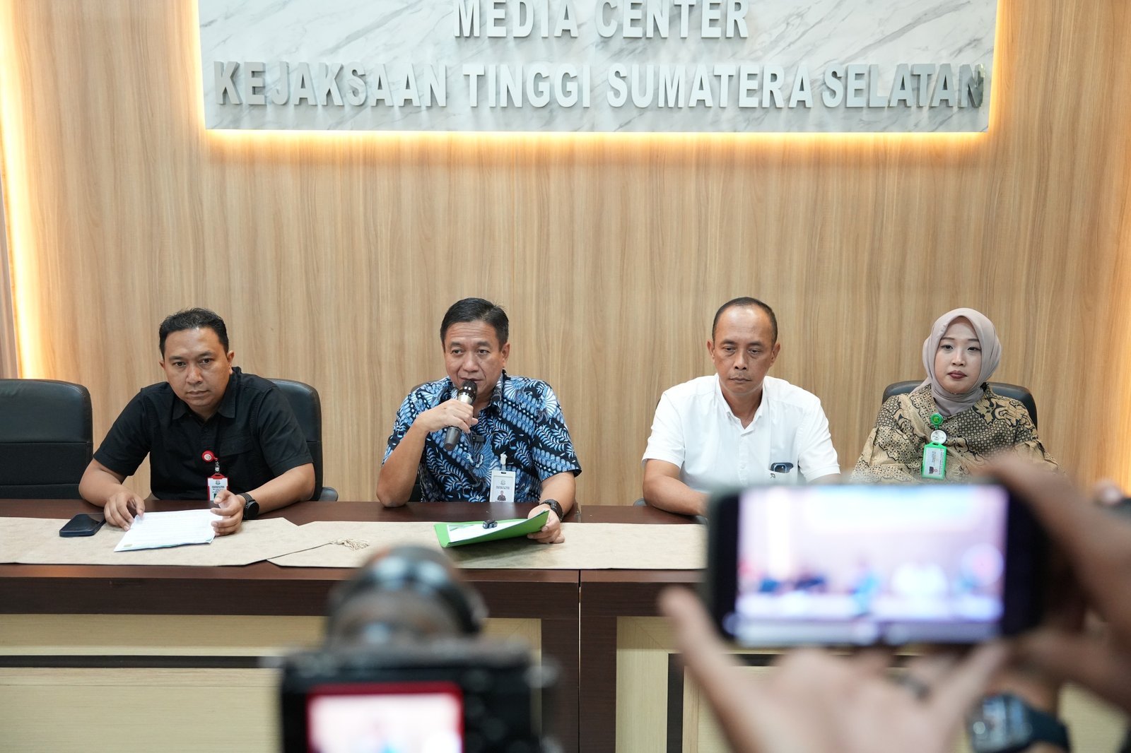 8 Petinggi Bank BRI Resmi Tersangka Kasus Dugaan Korupsi Kredit Macet PT BSS dan PT SAL 8 Petinggi Bank BRI Resmi Tersangka Kasus Dugaan Korupsi Kredit Macet PT BSS dan PT SAL