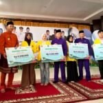Bank Sumsel Babel Syariah Kucurkan Beasiswa Rp16,8 Juta bagi Empat Mahasiswa Institut di Sungailiat