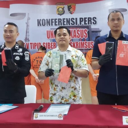 Dana BOS SMAN 2 Prabumulih Hampir Rp1 Miliar Dikuras Hacker, Polda Sumsel Tangkap Empat Tersangka Dana BOS SMAN 2 Prabumulih Hampir Rp1 Miliar Dikuras Hacker, Polda Sumsel Tangkap Empat Tersangka