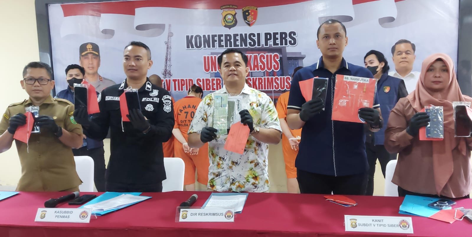 Dana BOS SMAN 2 Prabumulih Hampir Rp1 Miliar Dikuras Hacker, Polda Sumsel Tangkap Empat Tersangka Dana BOS SMAN 2 Prabumulih Hampir Rp1 Miliar Dikuras Hacker, Polda Sumsel Tangkap Empat Tersangka