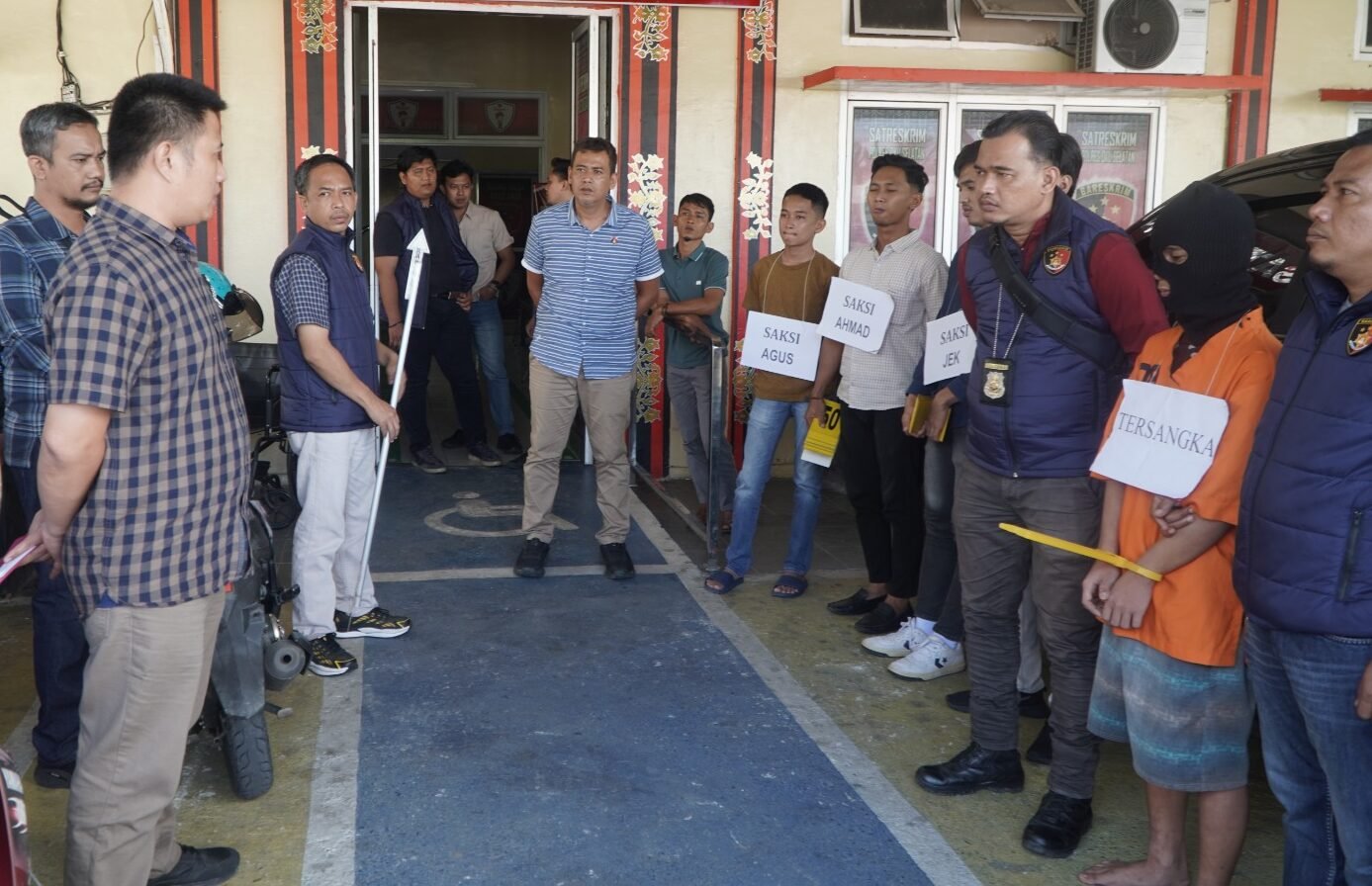 Kasus Pembunuhan di Pelangki OKU Selatan Direka Ulang, Pelaku Peragakan 32 Adegan Kasus Pembunuhan di Pelangki OKU Selatan Direka Ulang, Pelaku Peragakan 32 Adegan