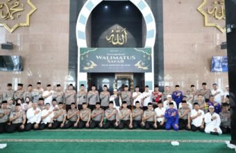 Momentum Penguatan Spiritualitas Personel, Kapolda Lepas 44 Calon Jemaah Haji Polda Sumsel Momentum Penguatan Integritas dan Spiritualitas Personel, Kapolda Lepas 44 Calon Jemaah Haji Polda Sumsel