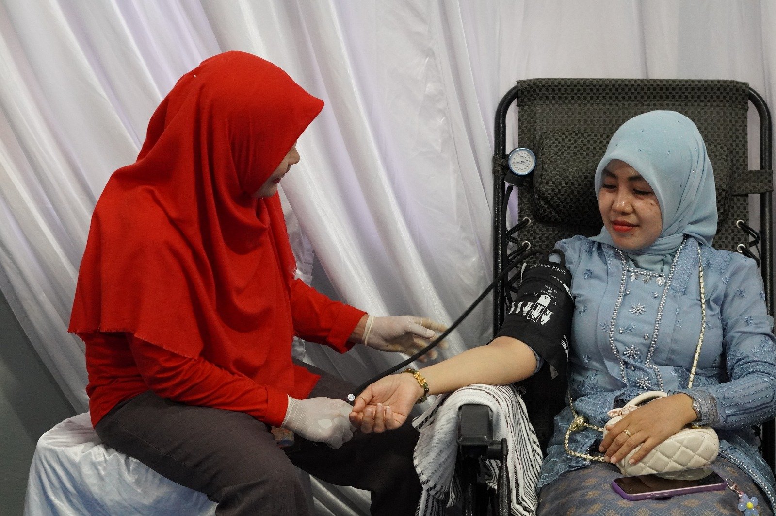 Hari Kartini di OKI, Dorong Perempuan Lebih Peduli Kesehatan Menurut dia, layanan cek kesehatan gratis dapat menjadi pintu awal bagi masyarakat untuk memahami kondisi kesehatannya.