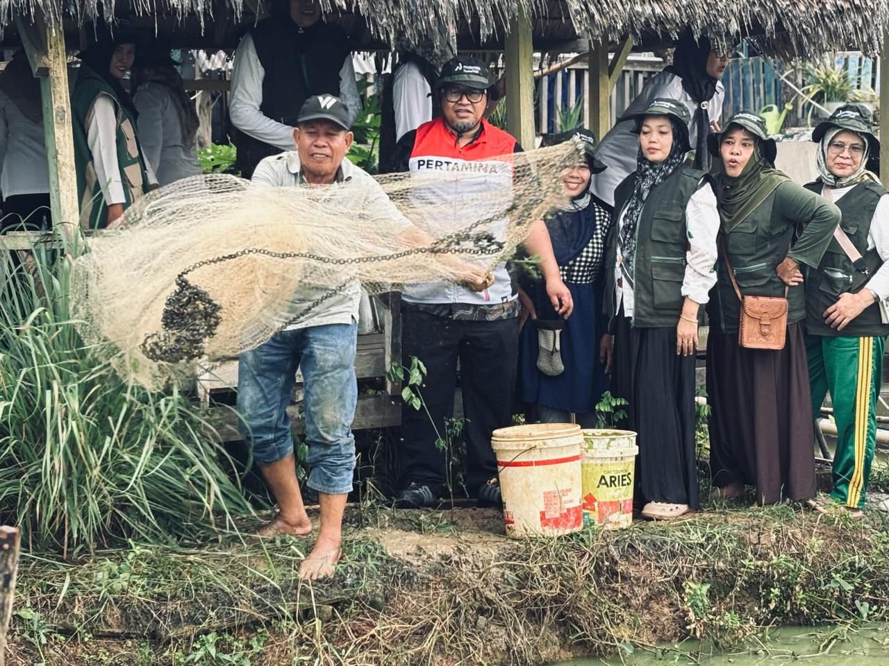 Budidaya Ikan ‘Karo Mamang’ Gerakkan Ekonomi Kelurahan Mangunjaya Budidaya Ikan 'Karo Mamang' Gerakkan Ekonomi Kelurahan Mangunjaya