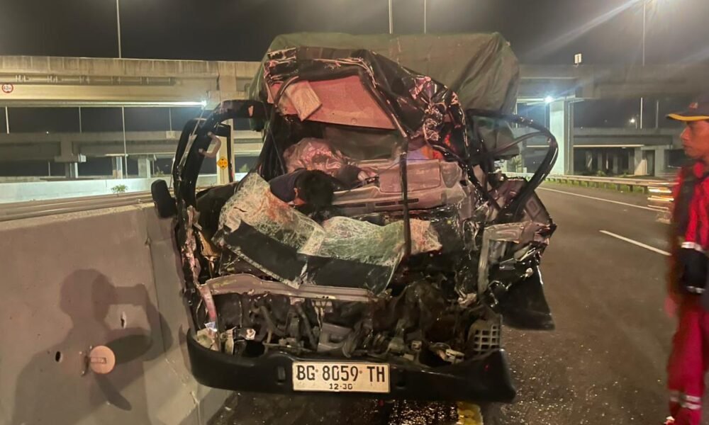 Kecelakaan Maut di Tol Indralaya–Palembang 3 Tewas, Polisi Kejar Kendaraan Misterius yang Kabur Kecelakaan Maut di Tol Indralaya–Palembang 3 Tewas, Polisi Kejar Kendaraan Misterius yang Kabur