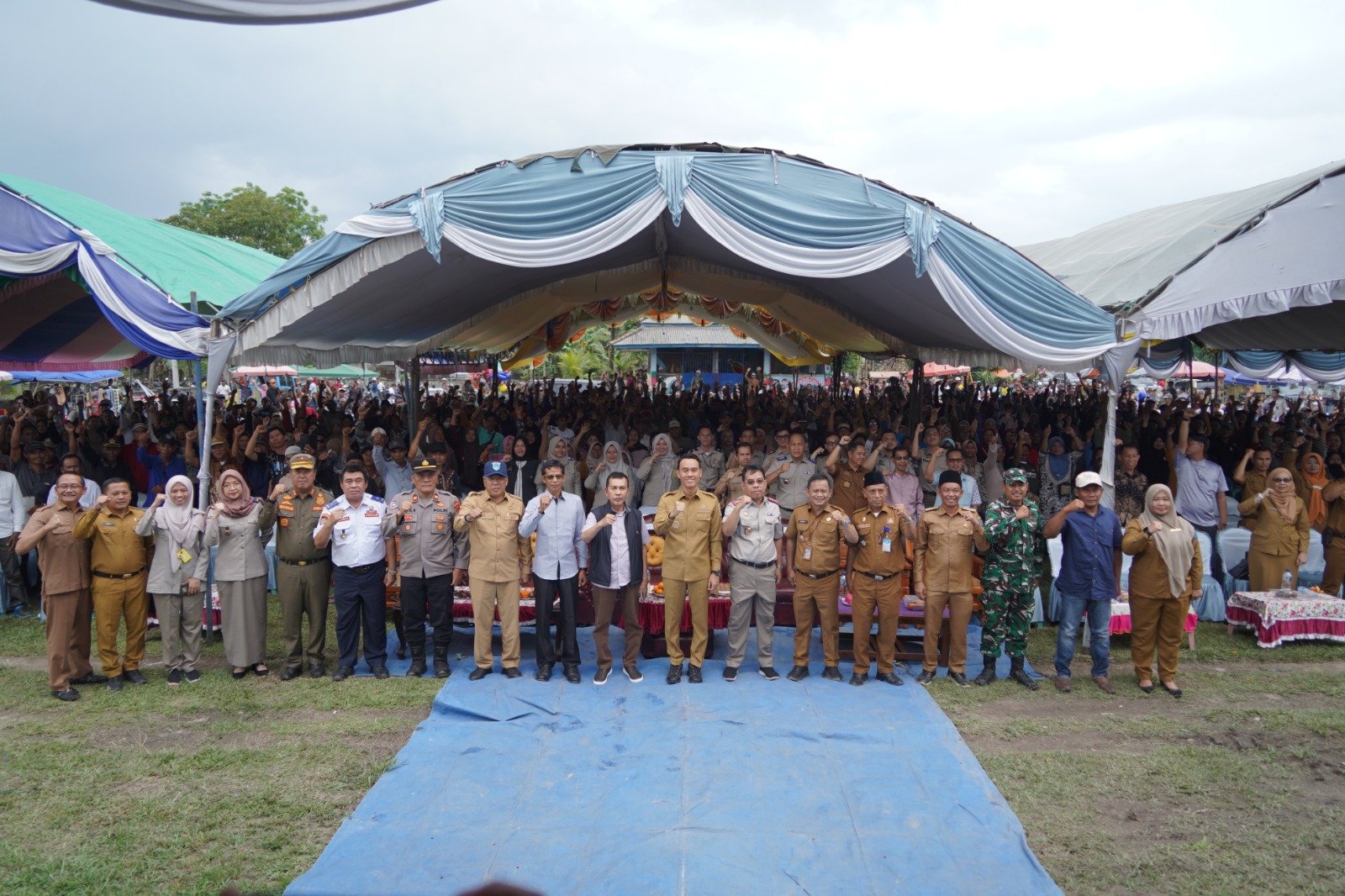 Puluhan Tahun Menunggu, Warga Terusan Sialang OKI Akhirnya Kantongi Sertifikat Tanah Puluhan Tahun Menunggu, Warga Terusan Sialang OKI Akhirnya Kantongi Sertifikat Tanah