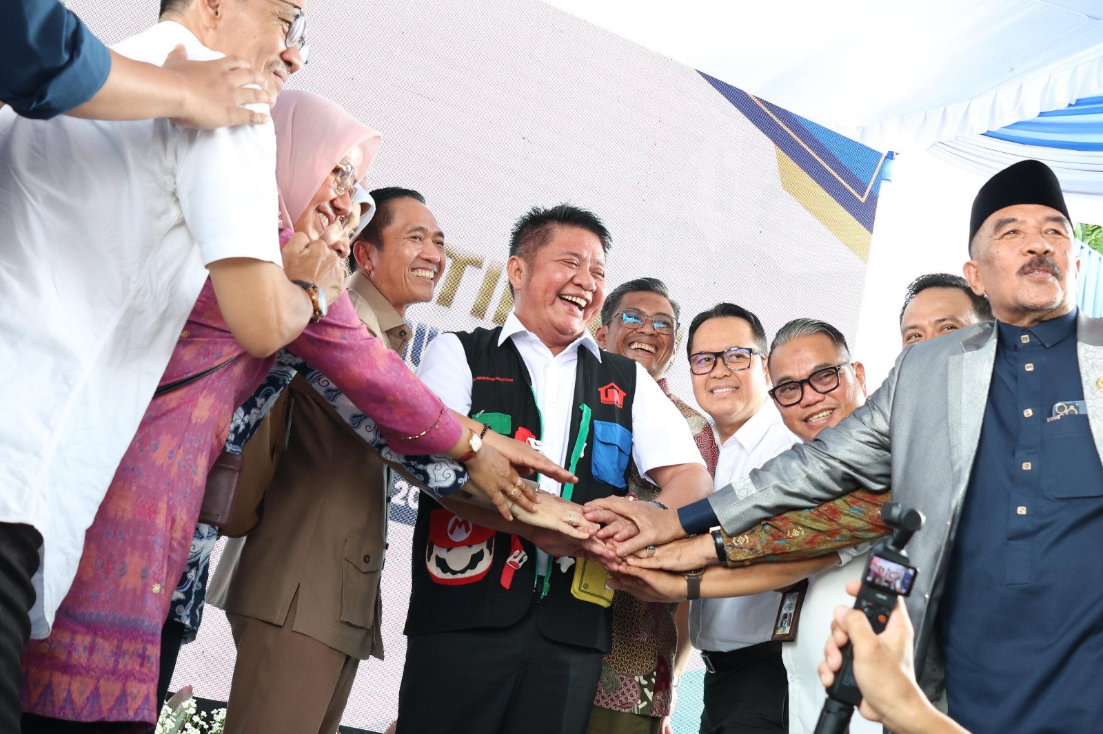 GEBRAK RUTILAHU Sumsel 2026, Herman Deru dan Ratu Dewa Targetkan 3.067 Rumah Rampung Program GEBRAK RUTILAHU Sumsel 2026, Herman Deru dan Ratu Dewa Targetkan 3.067 Rumah Rampung