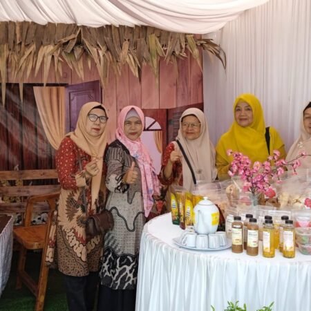 KWT Bougenville Menyulap Lahan Terbengkalai Jadi Sumber Kehidupan Prabumulih Naluri Ibu Selamatkan Lingkungan: KWT Bougenville Menyulap Lahan Terbengkalai Jadi Sumber Kehidupan Prabumulih