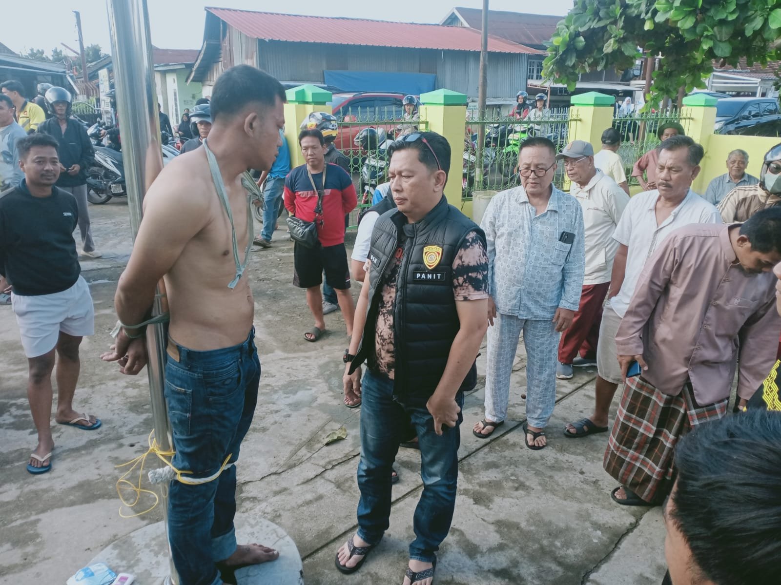 Gerak Cepat Polisi Amankan Terduga Pelaku Pencurian Kotak Amal Masjid di Palembang ⠀