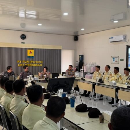 Peringati Hari Buruh, PLN Bengkulu Perkuat Garda Terdepan Pengamanan untuk Jaga Keandalan Listrik Peringati Hari Buruh, PLN Bengkulu Perkuat Garda Terdepan Pengamanan untuk Jaga Keandalan Listrik