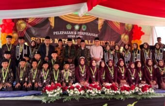 Hadiri Pelepasan Pelajar Al Falahiyah, Firdaus Hasbullah Bakal Perjuangkan Fasilitas Pendidikan