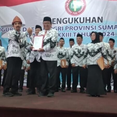 Riza Fahlevi Resmi Pimpin PGRI Sumsel, Siap Perjuangkan Kesejahteraan Guru