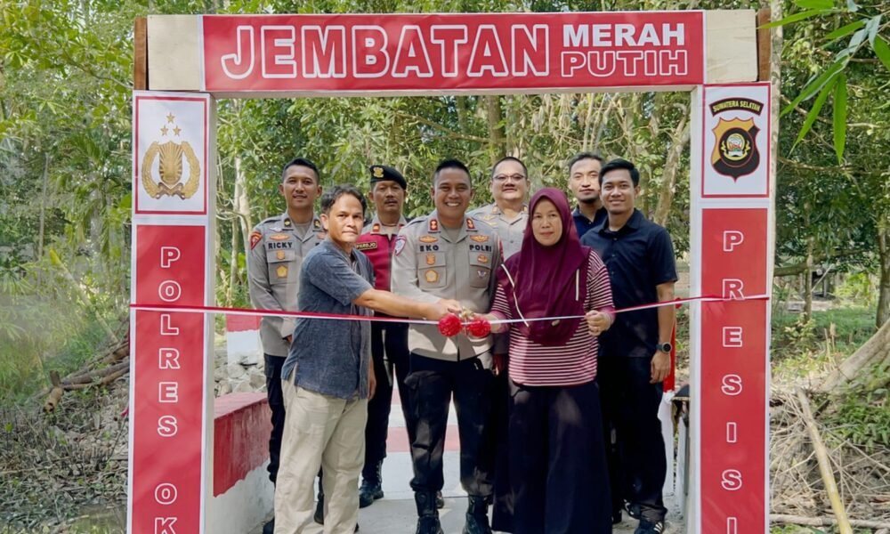 Kapolres OKI Resmikan Jembatan Merah Putih, Wujud Nyata Pengabdian Polri untuk Konektivitas Desa