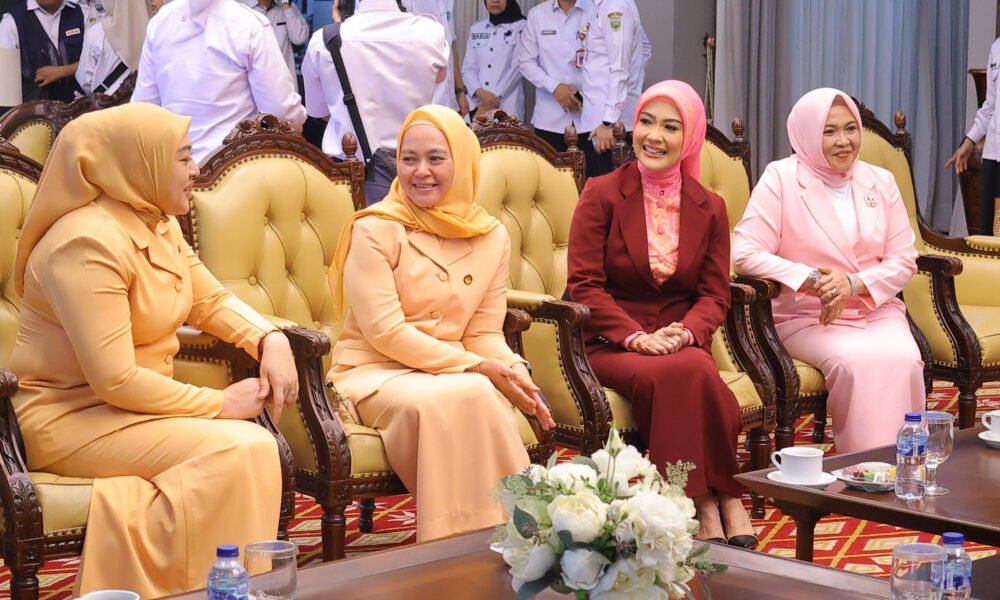 Ketua DWP Kota Palembang Hadiri Pengukuhan BKOW Sumsel 2026–2030. (Foto: Yulie/majalah.sriwijayaterkini.co)