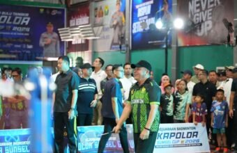 Gubernur Sumatera Selatan Herman Deru menghadiri pembukaan Kejuaraan Kapolda Sumsel Cup VI 2026 di GOR Badminton Drs. Warsito, Palembang, sebagai ajang pencarian bibit atlet bulutangkis berbakat dalam rangka Hari Bhayangkara ke-80. (Foto: istimewa)