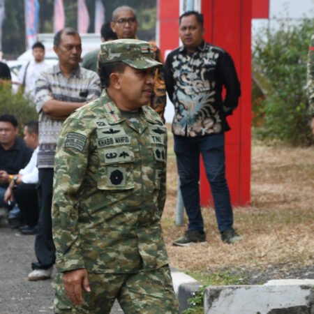 Danrem 044/Gapo Dampingi KSAD Apel Akbar Satlinmas se-Indonesia di Palembang